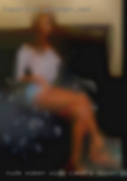 Nude women wide camera oppen pussy.